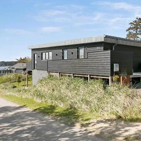 Holiday home Stunning In With Kitchen Roslev